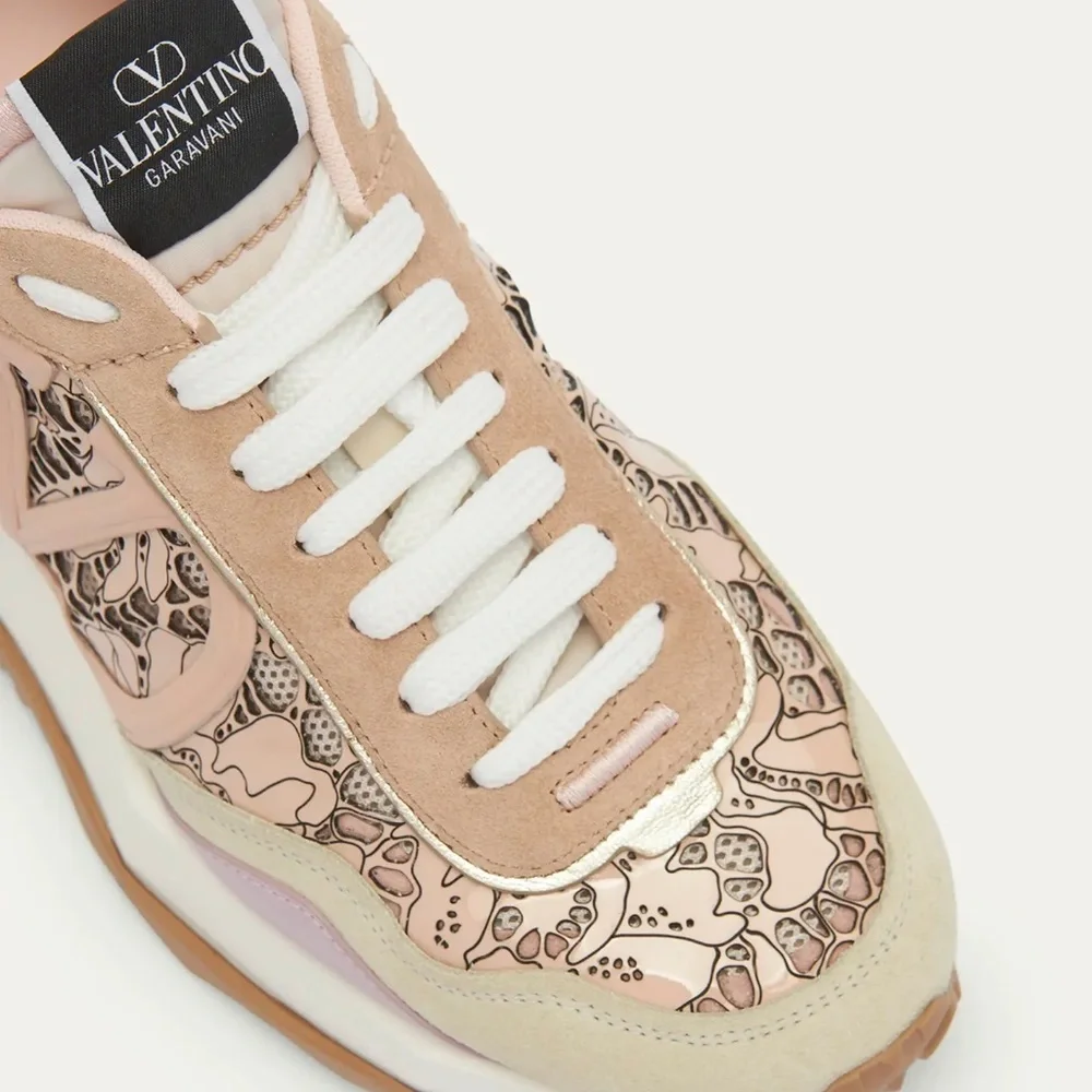 VALENTINO GARAVANI Lace Vlogo Runner Sneakers - Picture 3 of 5